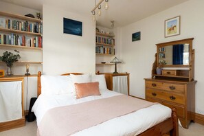 House - Rural House With Swimming Pool and Gardens (Chichester)