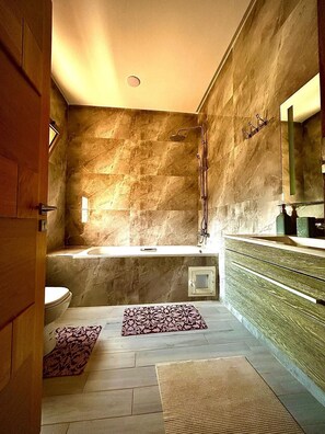 Shower, hair dryer, bidet, towels - Luxury escape: private villa 12 minutes from Jemaa el-Fna square (Marrakech)