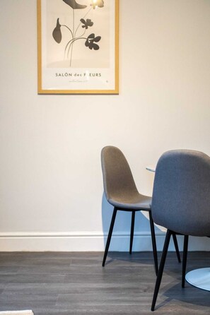 Interior - Modern 1BR Apartment with High-Speed WIFI (Manchester)