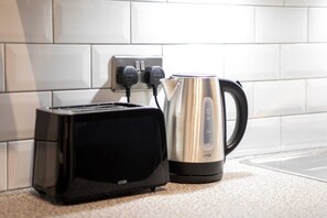 Coffee and/or coffee maker - Modern 1BR Apartment with High-Speed WIFI (Manchester)