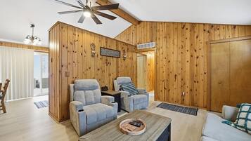 House, 3 Bedrooms | Living area | Streaming services