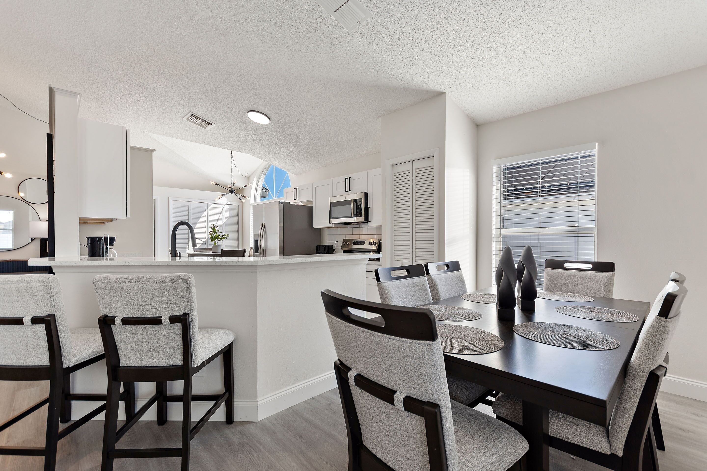 Villa, 4 Bedrooms | Dining