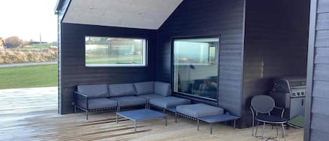 House | Terrace/patio