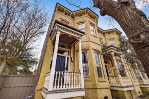 Exterior - Chic 2BR Near Forsyth Park w/ Courtyard, Parking by Lucky Savannah (Savannah)