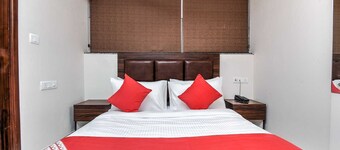 Hotel O Mankapur Stadium Bus Terminal