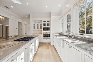 Fridge, microwave, oven, stovetop - Gorgeous 7 Bedroom 7 Bath Large Home with Carriage House in Gated WaterSound! (WaterSound)