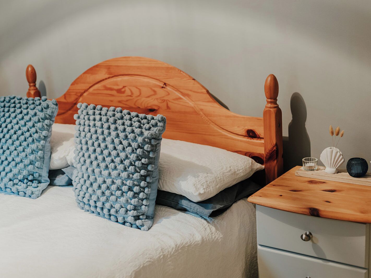 2 bedrooms, individually decorated, individually furnished, free WiFi