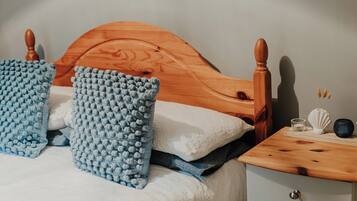 2 bedrooms, individually decorated, individually furnished, free WiFi