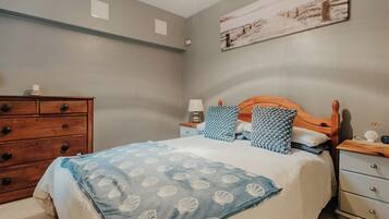 2 bedrooms, individually decorated, individually furnished, free WiFi