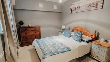 2 bedrooms, individually decorated, individually furnished, free WiFi