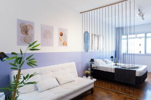 Apartment | Living area - Estúdio charmoso com ótima localização (São Paulo)