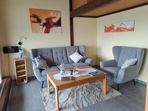 TV, DVD player, ping pong, books - Hohenlupfen Holiday home (67) - Holiday home Meiß Öfingen (Bad Dürrheim)