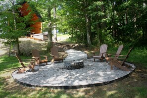 Property grounds - New Modern Cabin with Private Hot Tub close to all Hocking Hills attractions (McArthur)