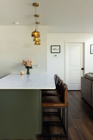 Dining - Modern Chalet with Spa Bathoom (Seward)