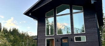 Modern Chalet with Spa Bathoom