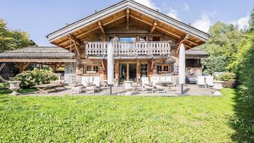 Chalet | Tempat makan luar