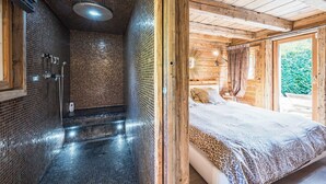 Chalet | 4 bedrooms, laptop workspace, iron/ironing board, bed sheets - Luxury Stay - Comfortable Chalet With Jacuzzi (Megeve)