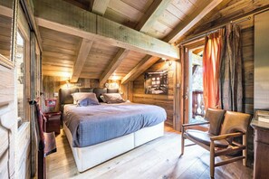 Chalet | 4 bedrooms, laptop workspace, iron/ironing board, bed sheets - Luxury Stay - Comfortable Chalet With Jacuzzi (Megeve)