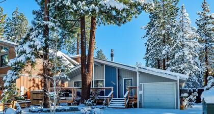 The Azure Tahoe Cabin-Hot Tub-Pet Friendly 3 Bedrooms Walk to the Beach