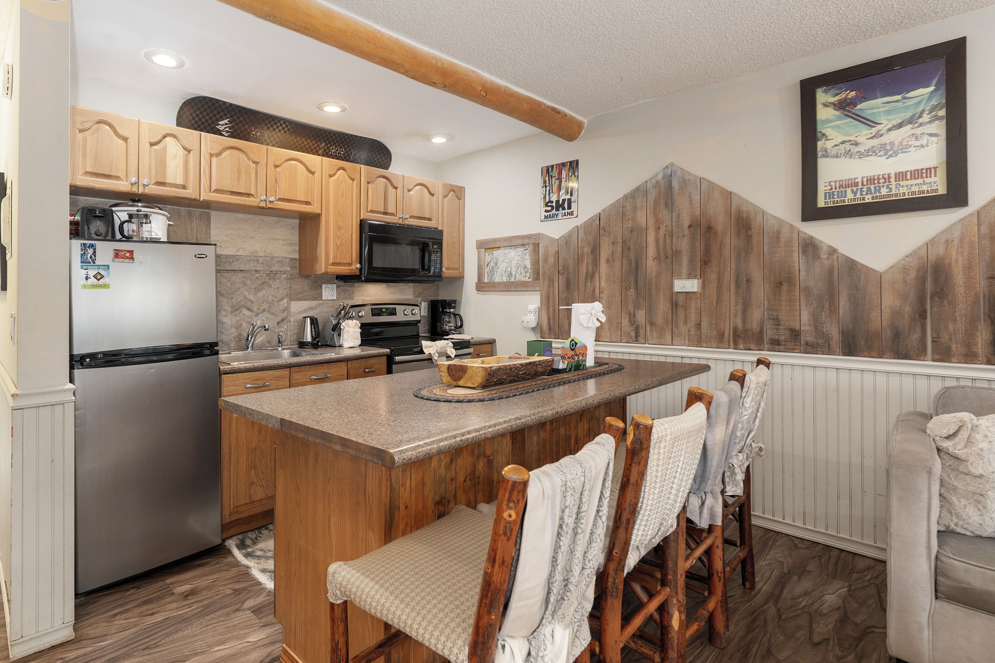 Frigorifero, microonde, forno, piano cottura