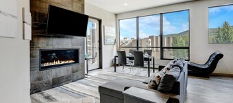 Ultimate new & modern ski-in/out condo with views & hot tub access
