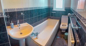 House, 2 Bedrooms, Smoking | Bathroom | Bathrobes - Plantinghope Property (Leeds)