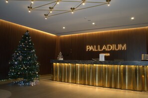 Lobby - Premium 2B2B CBD Apartment with Pool, Gym, Sauna & Jacuzzi + Woolworths On‑Site (Southbank)