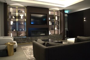 Interior - Premium 2B2B CBD Apartment with Pool, Gym, Sauna & Jacuzzi + Woolworths On‑Site (Southbank)
