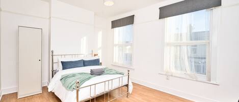 2 bedrooms, iron/ironing board, WiFi (free), bed sheets