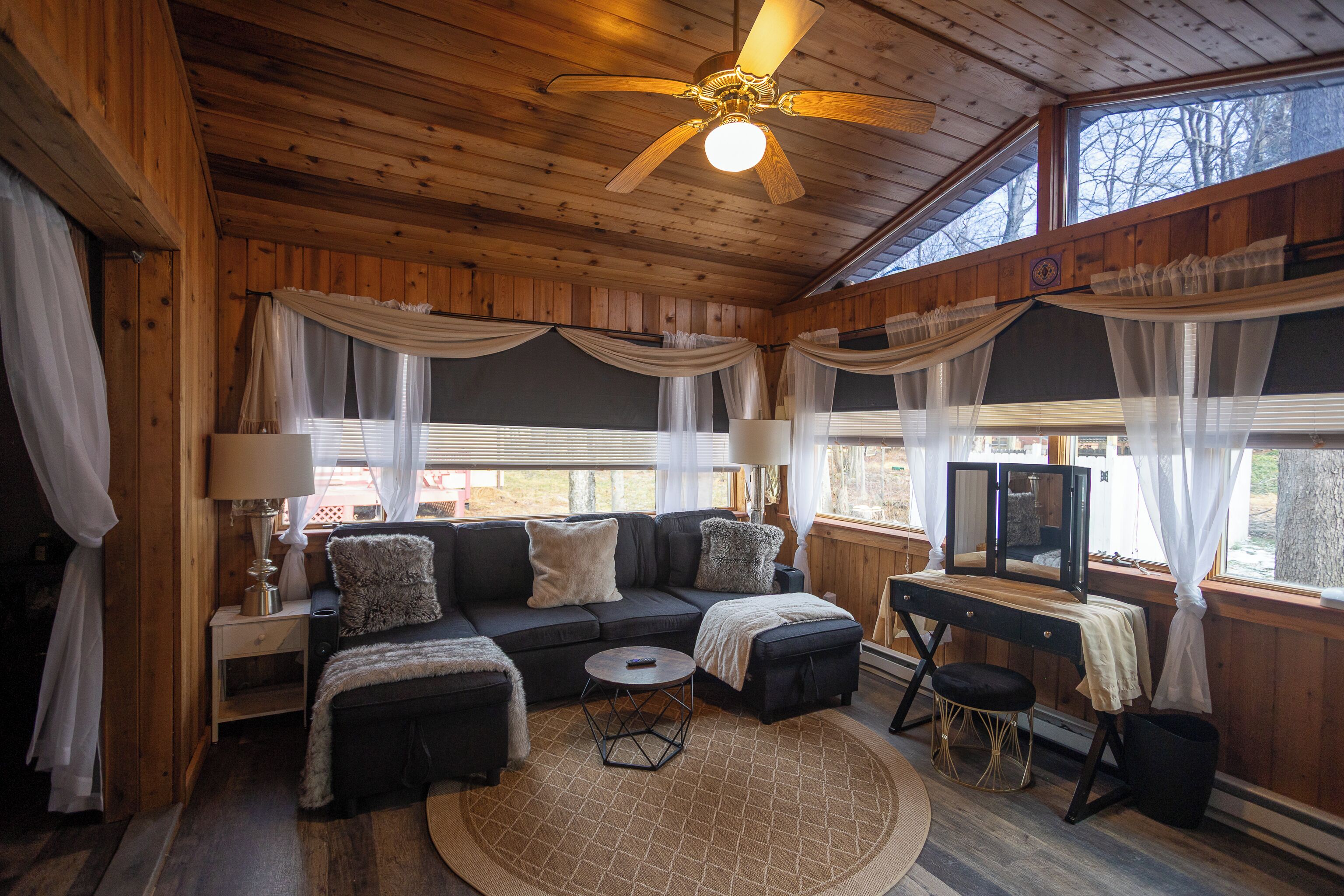 TV connectée, jeux vidéo, lecteur de DVD, baby-foot