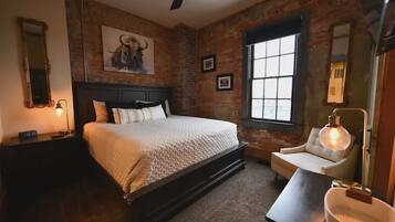 1 slaapkamer, een strijkplank/strijkijzer, gratis wifi, beddengoed