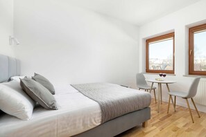 2 bedrooms, iron/ironing board, travel cot, WiFi - Spacious Apartment | 2 Bedrooms and Parking in Zakopane (Zakopane)