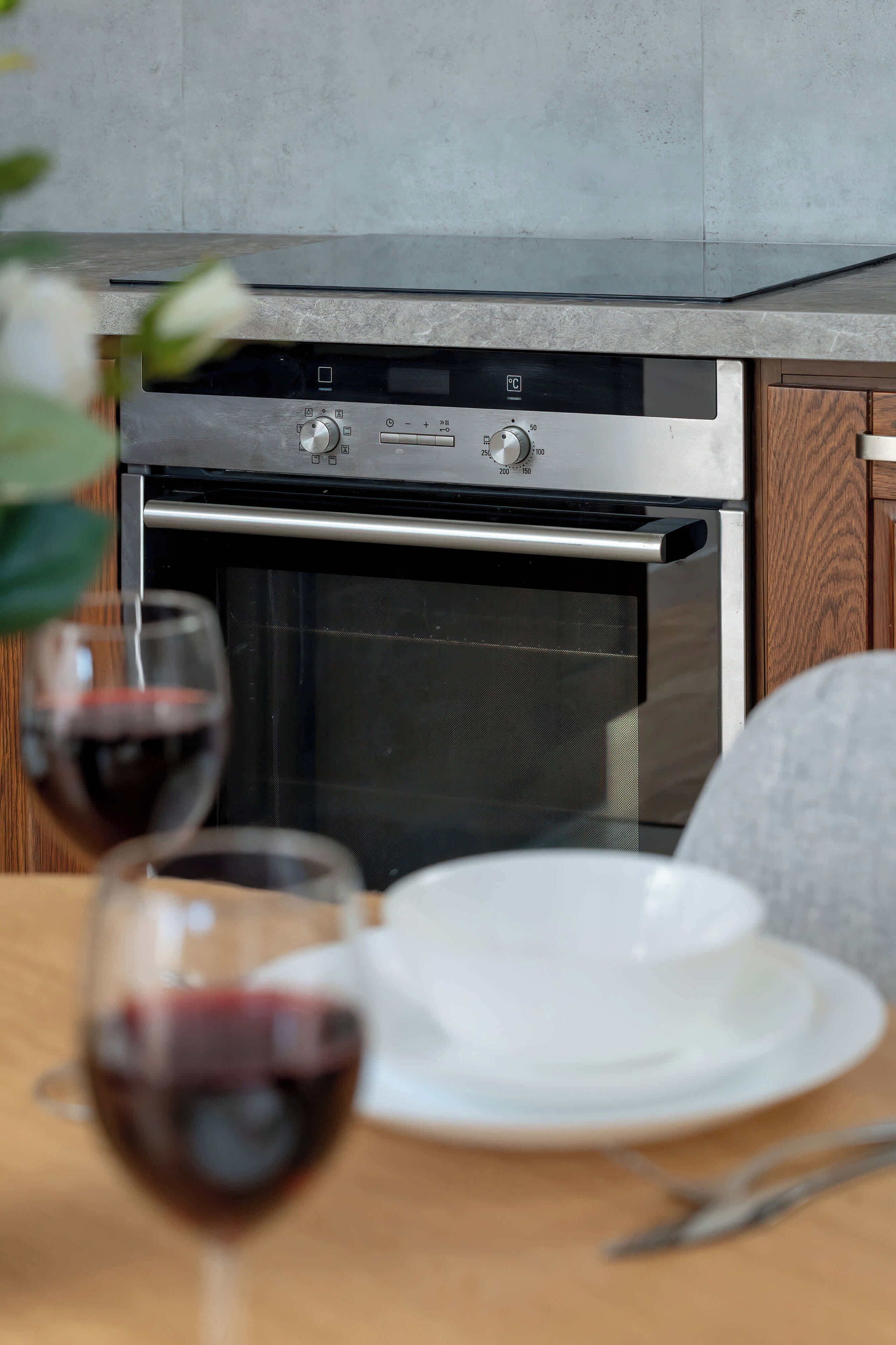 Geladeira, fogão, cooktop, cafeteira/chaleira