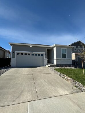 Exterior - Private 1 Bed 1 Bath by the Airport (Commerce City)