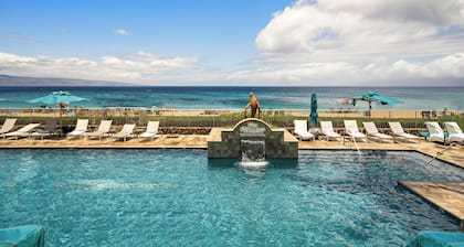 Expertly Renovated 413-Oceanview studio at The Whaler Resort