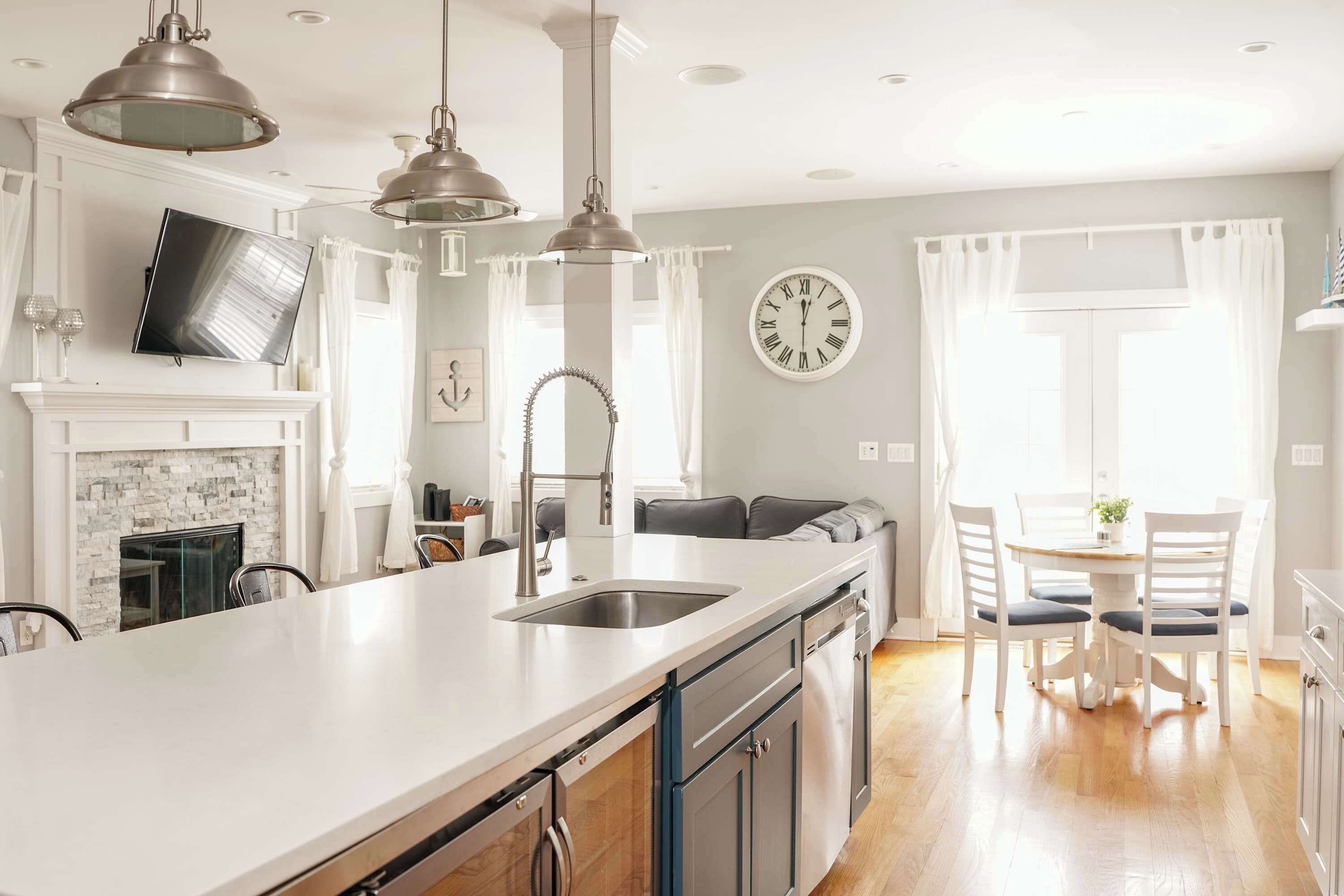 House, Multiple Beds, Kitchen, Garden View (Delavan Lakeside Retreat) | Interior