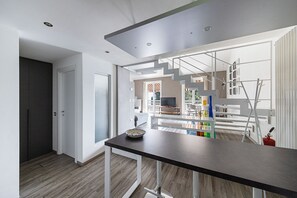 Interior - Modern apartment in a lakefront residence with pool (Padenghe sul Garda)