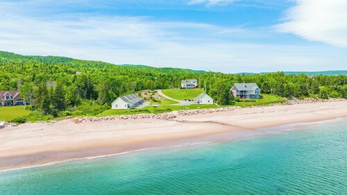 Lantern Hill & Hollow