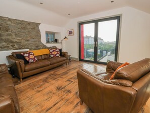 Living area - Island House (Aberaeron)
