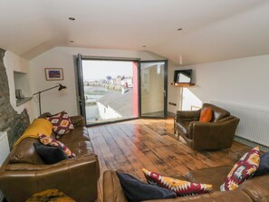 Living area - Island House (Aberaeron)