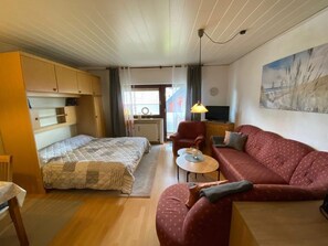 2 bedrooms, Internet, bed sheets - Your "beach oasis" - a cozy nest for a little time out (with pool & sauna) (Butjadingen)