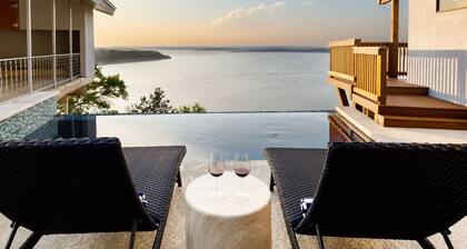 New | Heated Pool | Hot Tub | Stunning Lake Views
