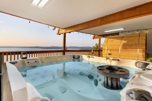 Outdoor spa tub - New | Heated Pool | Hot Tub | Stunning Lake Views (Canyon Lake)