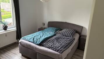 Iron/ironing board, WiFi, bed sheets