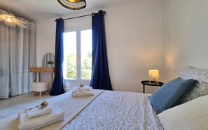 Internet, bed sheets - Comfortable house with swimming pool (Lumio)