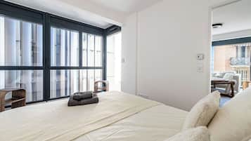 2 bedrooms, laptop workspace, iron/ironing board, bed sheets