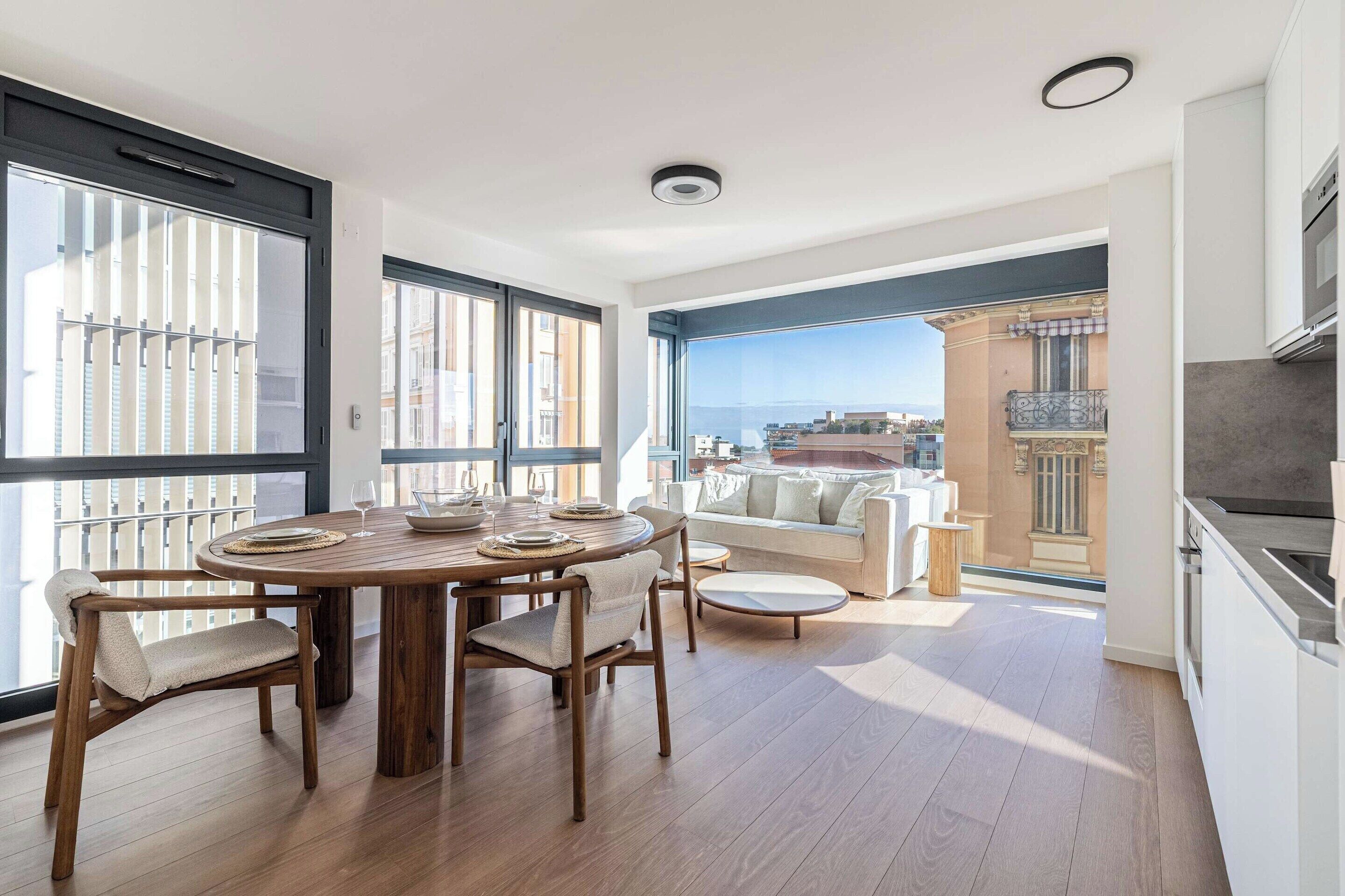 Apartment | Dining