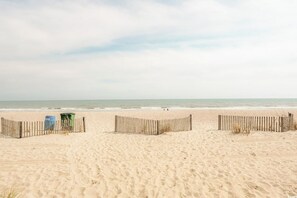 On the beach - Bay View Resort 1202 (Myrtle Beach)