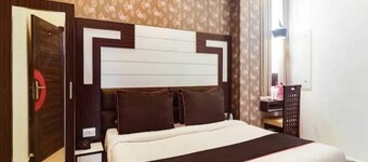 Townhouse Oak IIT Kanpur Metro Station