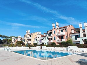 Apartment, 2 Schlafzimmer, Stadtblick | Pool | Außenpool